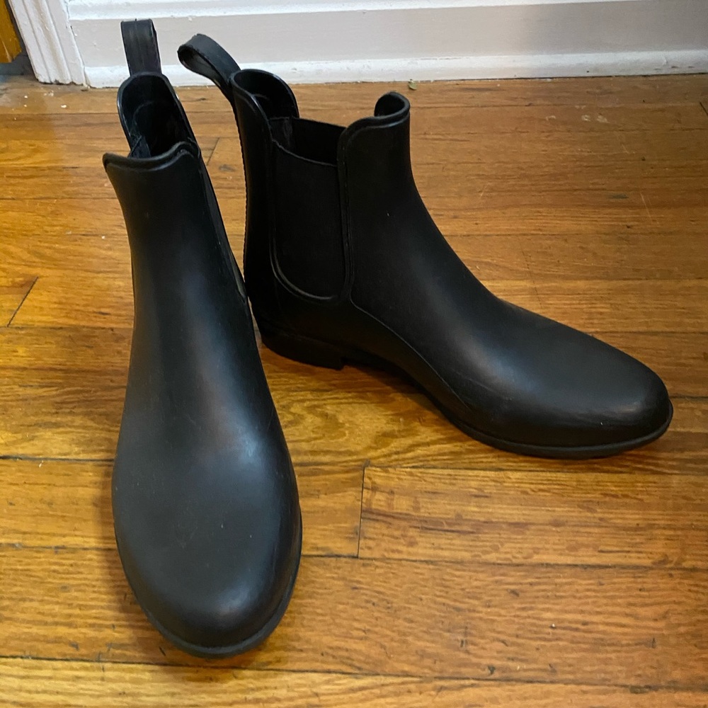 Merona black rubber ankle booties